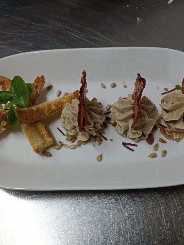 Restaurant bistronomique à Saint-Lary-Soulan avec produits frais, de saison, régionaux et menu découverte
