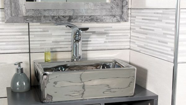 Suite simple avec lit double standard à réserver dans l'hôtel à Saint Lary Soulan : La Sapinière***