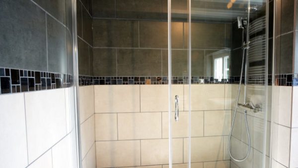 Suite de luxe avec lit double standard à réserver dans l'hôtel à Saint Lary Soulan : La Sapinière***